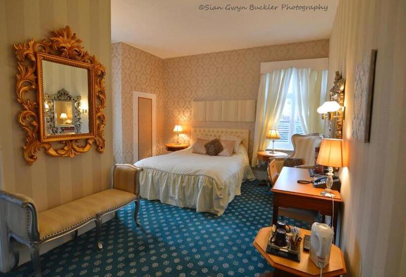 수피리어 룸, The Hotel Commodore