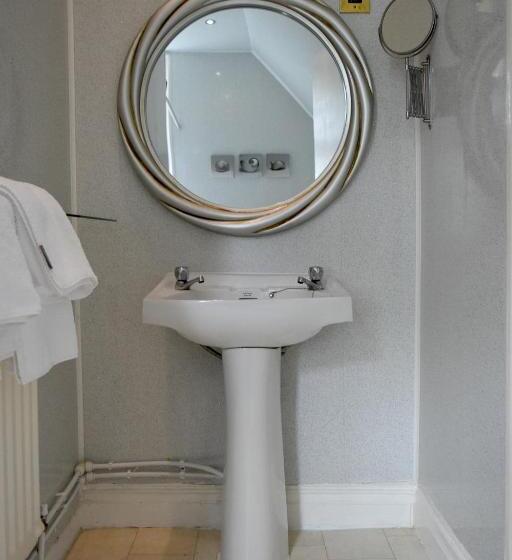 수피리어 룸, The Hotel Commodore