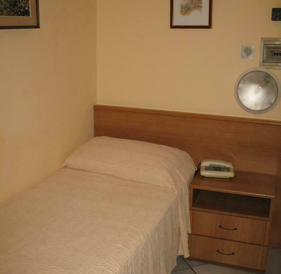 חדר סטנדרט יחיד עם מרפסת, Albergo Paradiso