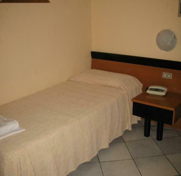 חדר סטנדרט יחיד עם מרפסת, Albergo Paradiso