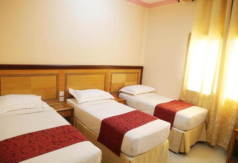 اتاق استاندارد سه نفره, Riyadh Al Deafah