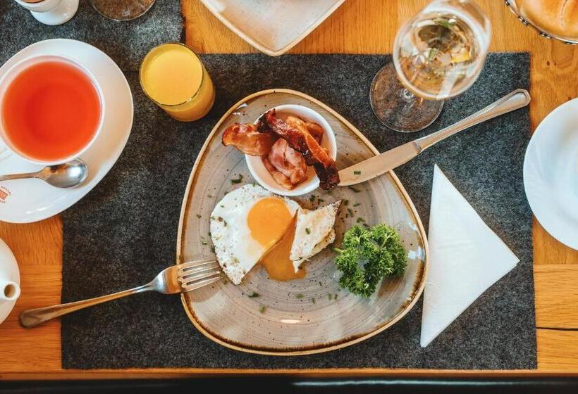 סוויטה עם מרפסת, Lindenhof