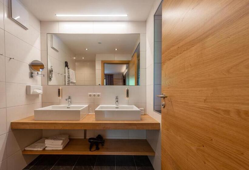 סוויטת 2 חדרי שינה, Lindenhof