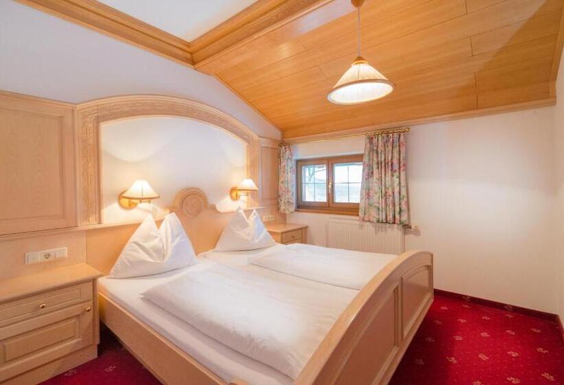 דירת שני חדרים, Lindenhof