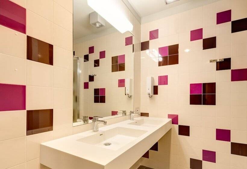 تختخواب در اتاق مشترک, Generator Venice