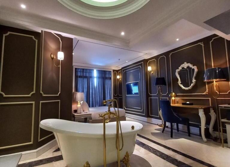 جناح مزوَّد بشرفة, Grand Eska Hotel & Suites Batam