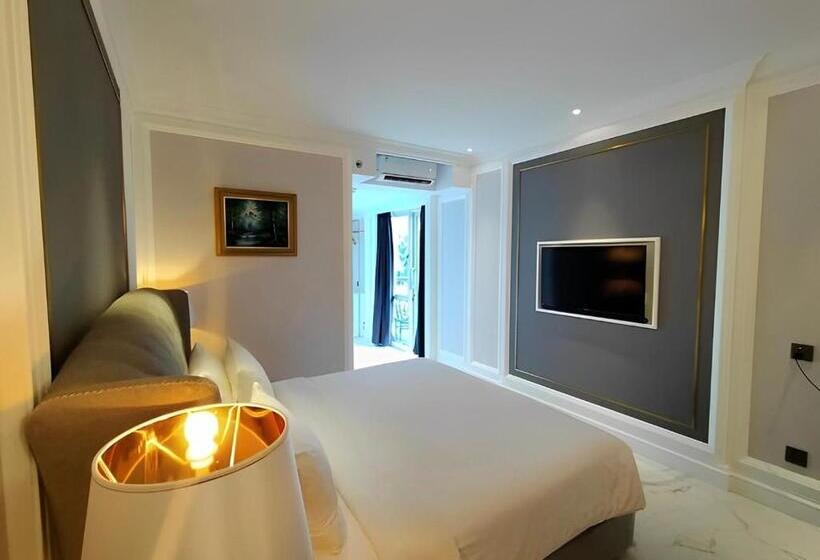 Quarto Deluxe com Sacada, Grand Eska Hotel & Suites Batam