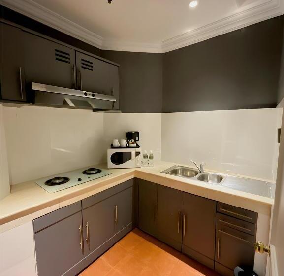 جناح, Grand Eska Hotel & Suites Batam