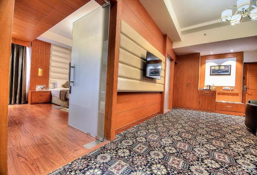 سوئیت رویال, Best Western Summerlea