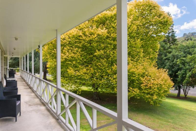 이그제큐티브 스튜디오, Discovery Settlers