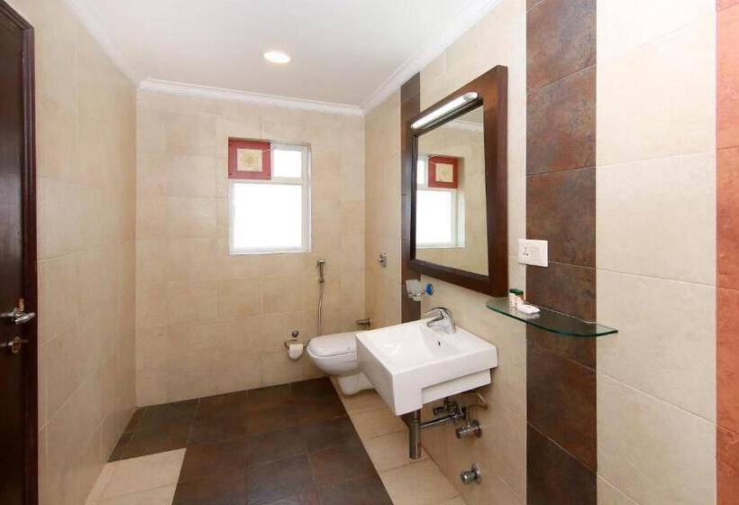 Номер Deluxe, Emarald Suites