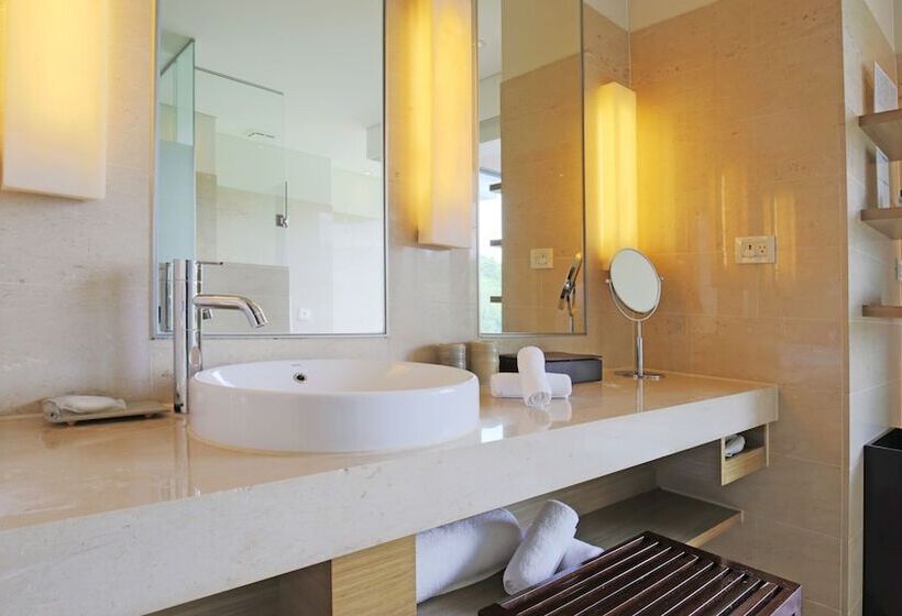 Premium room w/ mountain view, Fleur De Chine