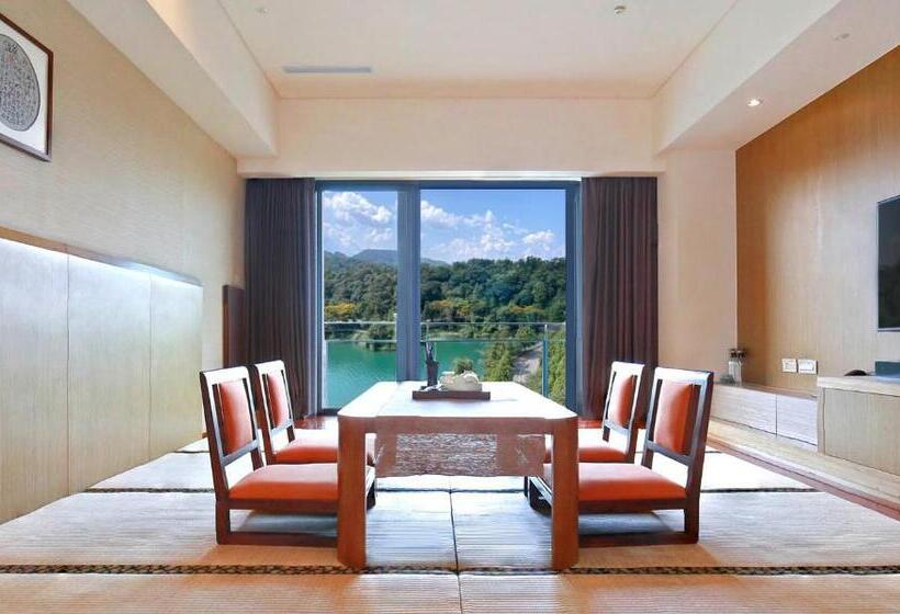 Klasszikus szoba hegyi kilátással, Fleur De Chine