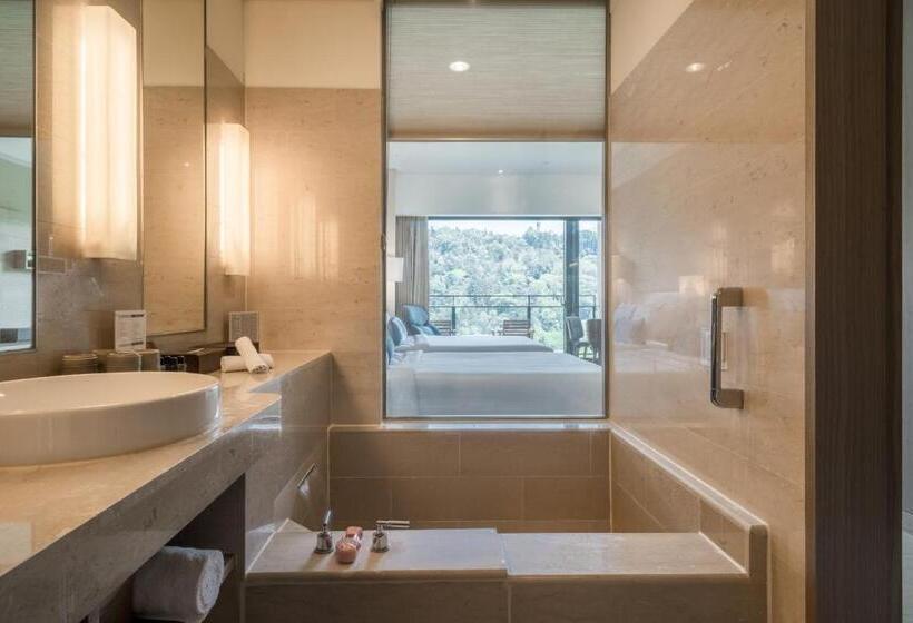 Premium room w/ mountain view, Fleur De Chine