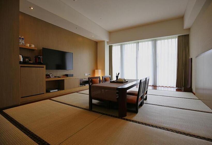 Premium room w/ mountain view, Fleur De Chine