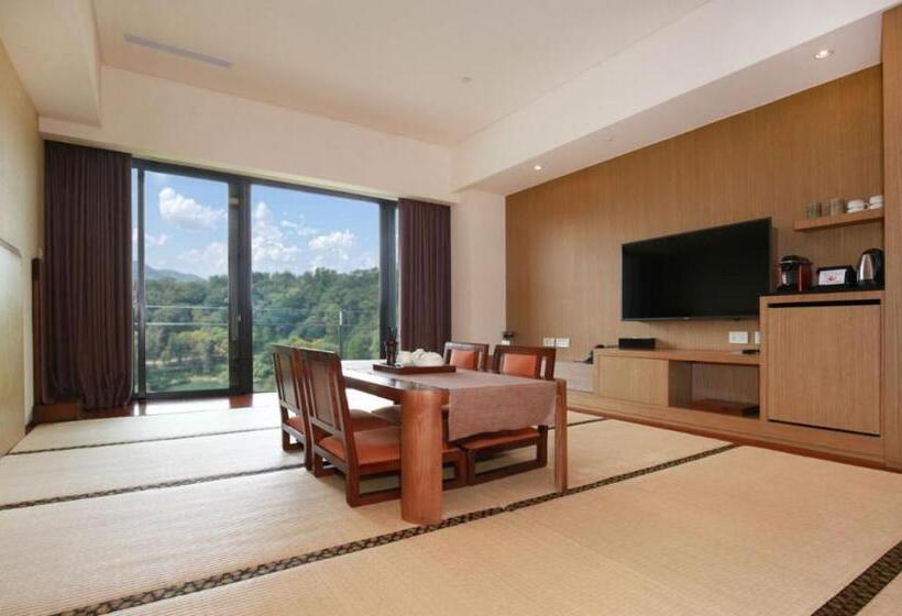 Premium room w/ mountain view, Fleur De Chine