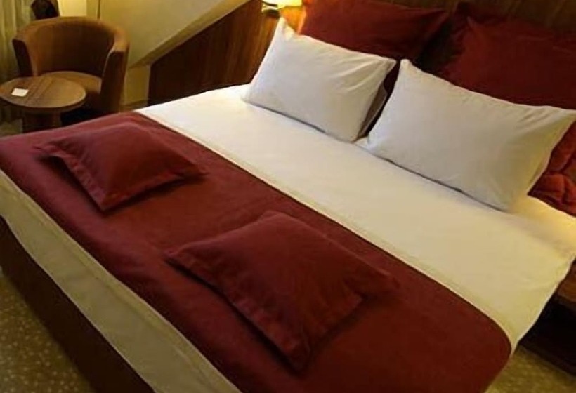 غرفة سوبيريور, Gott