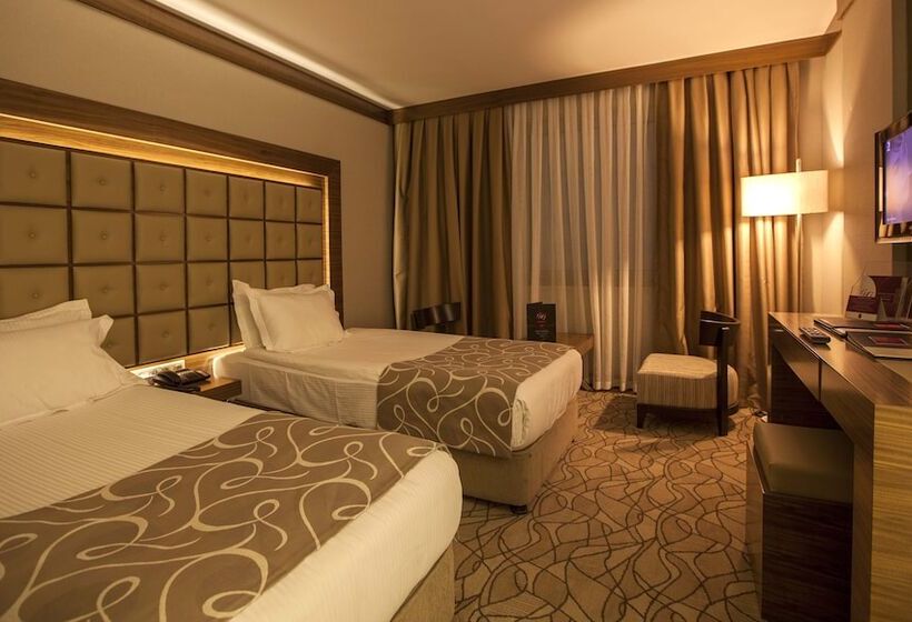 스탠다드 트리플 룸, Grand Hotel Gaziantep