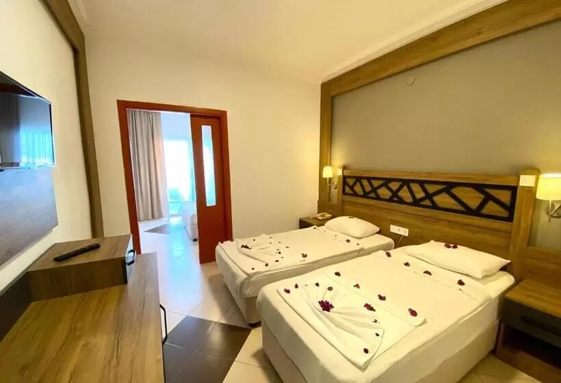 Perhehuone, Istanbul Beach Hotel   All Inclusive