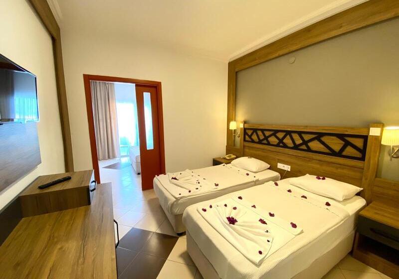 חדר משפחתי, İstanbul Beach