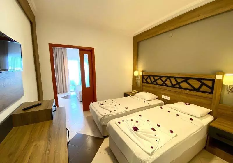 Perhehuone, Istanbul Beach Hotel   All Inclusive