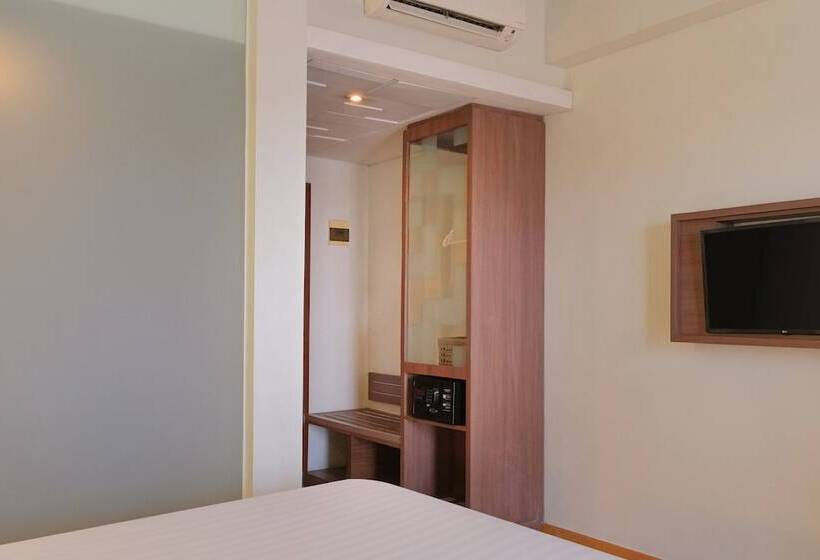 デラックスルーム, Quest Hotel Simpang Lima   Semarang By Aston