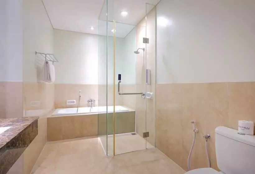 Executive-huone, Quest Hotel Simpang Lima Semarang By Aston