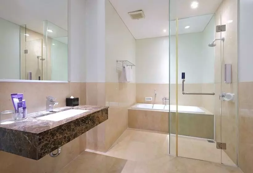 Executive-huone, Quest Hotel Simpang Lima Semarang By Aston