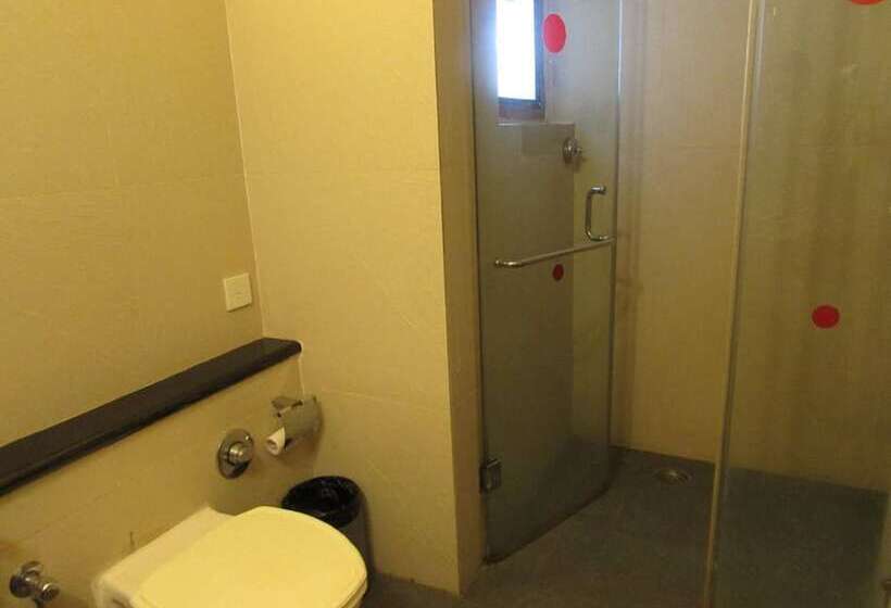 スイート, Sandalwood Hotel & Suites