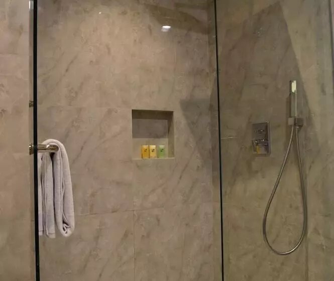 اتاق سوپریور, Swiss Belhotel Papua