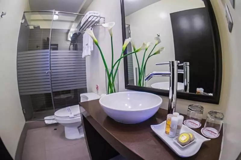 اتاق لوکس با بالکن, Swiss Belhotel Papua