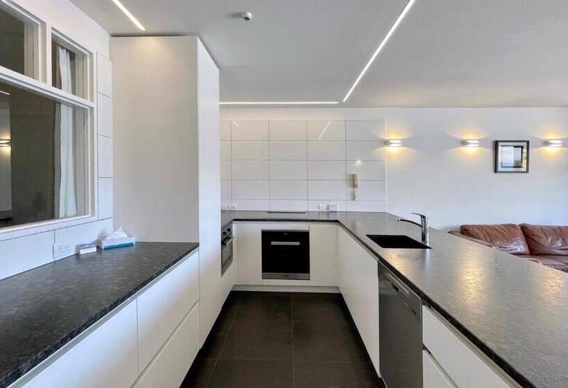 Huoneisto 2 Makuuhuonetta, The Waterfront