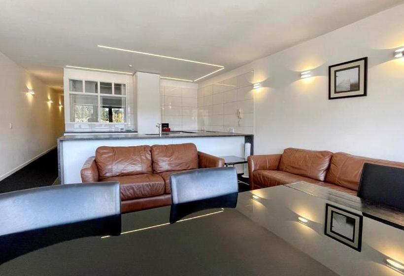 Huoneisto 2 Makuuhuonetta, The Waterfront