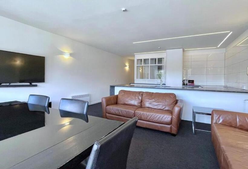 Huoneisto 2 Makuuhuonetta, The Waterfront