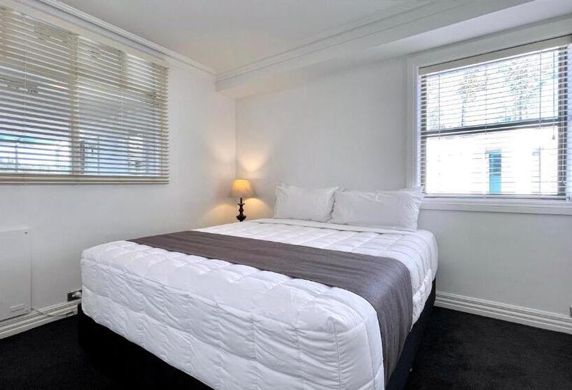 1 Bedroom Penthouse Apartment, The Waterfront