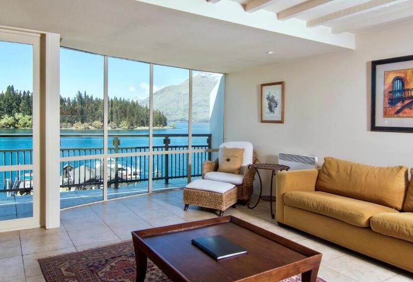 Executive-sviitti, The Waterfront