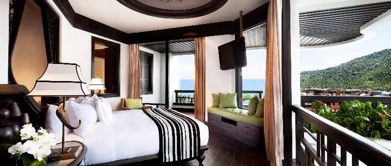 Suite King Bed