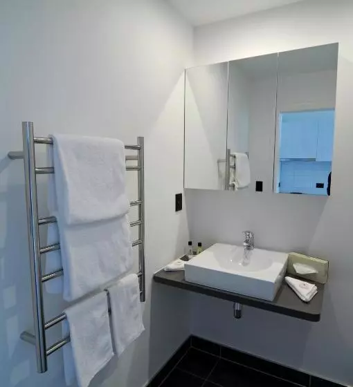 استودیوی استاندارد, Quest Napier Serviced Apartments