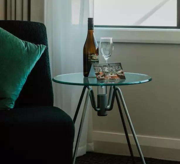 استودیوی استاندارد, Quest Napier Serviced Apartments