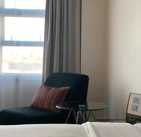 استودیوی استاندارد, Quest Napier Serviced Apartments