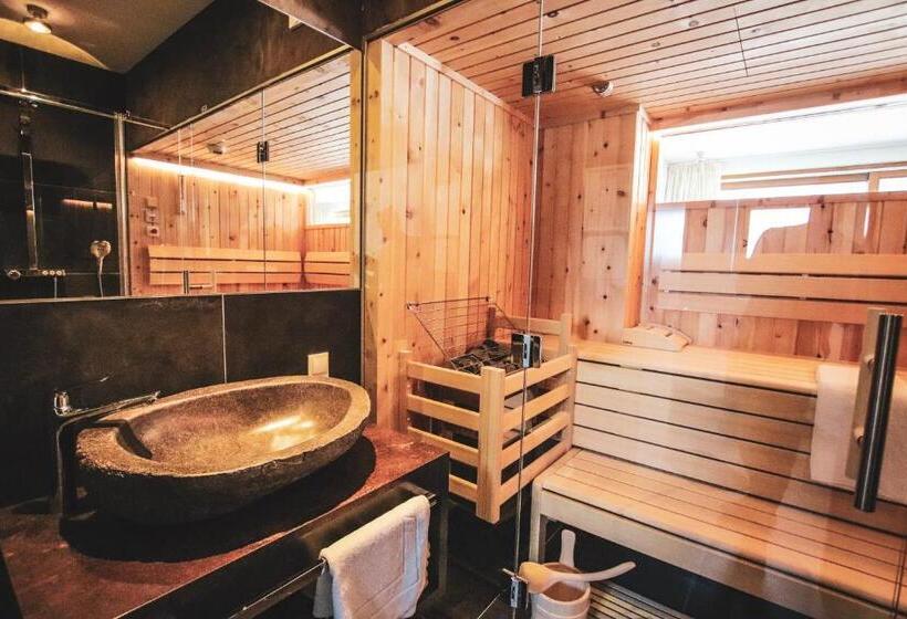 １ベッドルームペントハウスアパート, Active By Leitner S