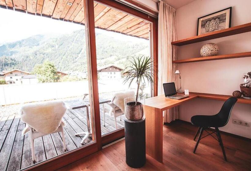 １ベッドルームペントハウスアパート, Active By Leitner S