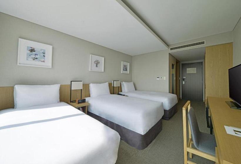 اتاق استاندارد سه نفره, Harbor Park