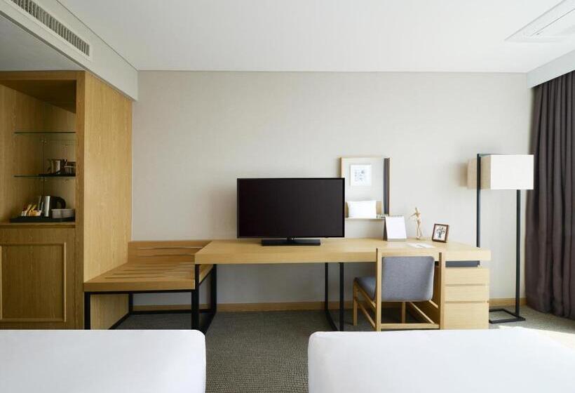 اتاق استاندارد سه نفره, Harbor Park