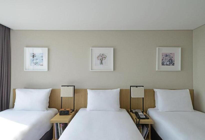 اتاق استاندارد سه نفره, Harbor Park