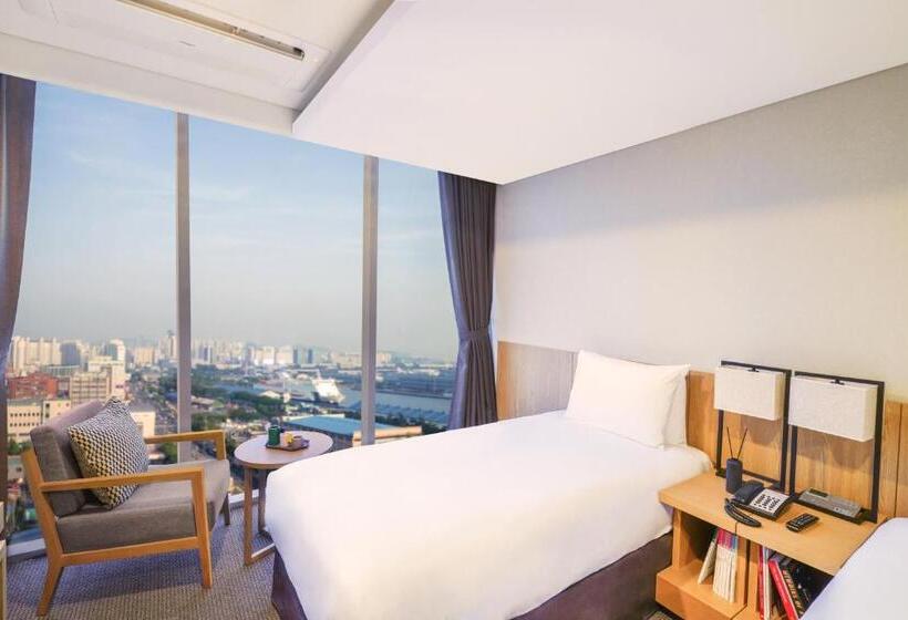 اتاق لوکس خانوادگی, Harbor Park