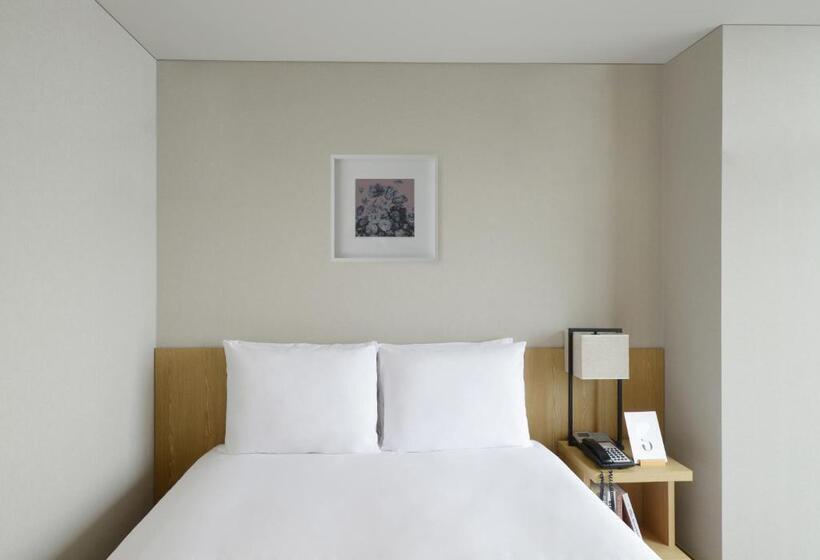 اتاق لوکس با چشمانداز, Harbor Park