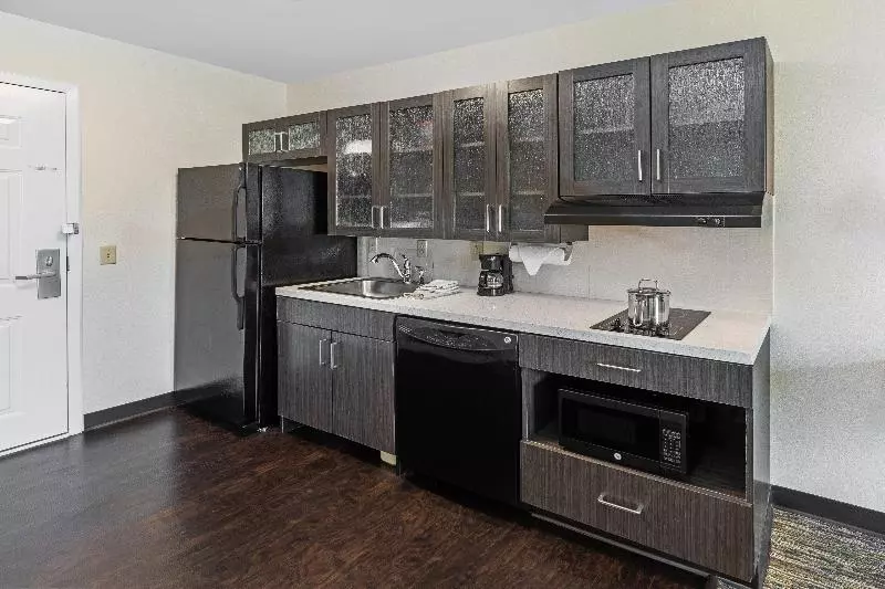 スタンダードスタジオ, Candlewood Suites Hattiesburg, An Ihg