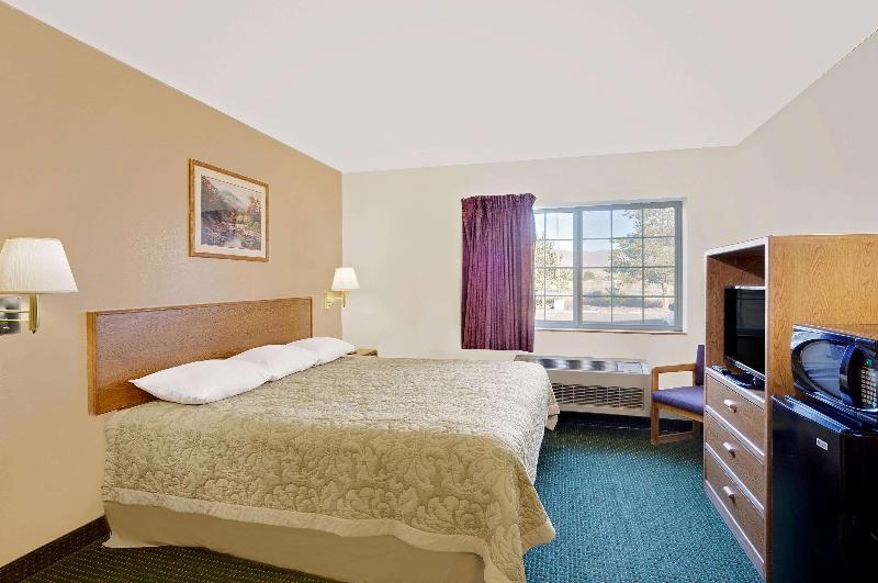 스탠다드 스튜디오, Candlewood Suites Richmond North Glen Allen, An Ihg