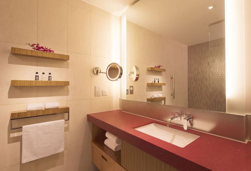 اتاق استاندارد با تخت بزرگ, City Of Dreams – The Countdown